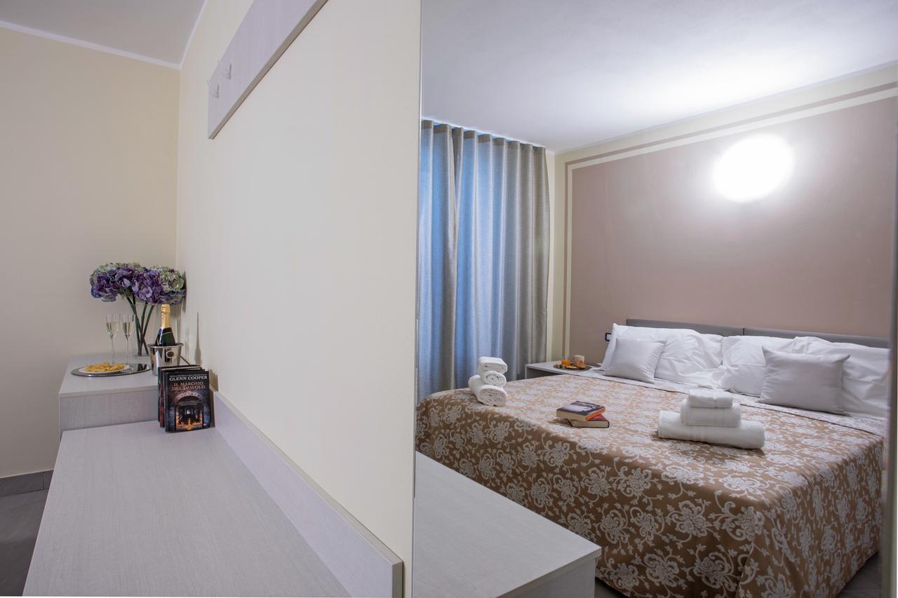 Ossuccio Grande C Home With Pool Sleeps 12 By Italian Apartments Como Exterior foto