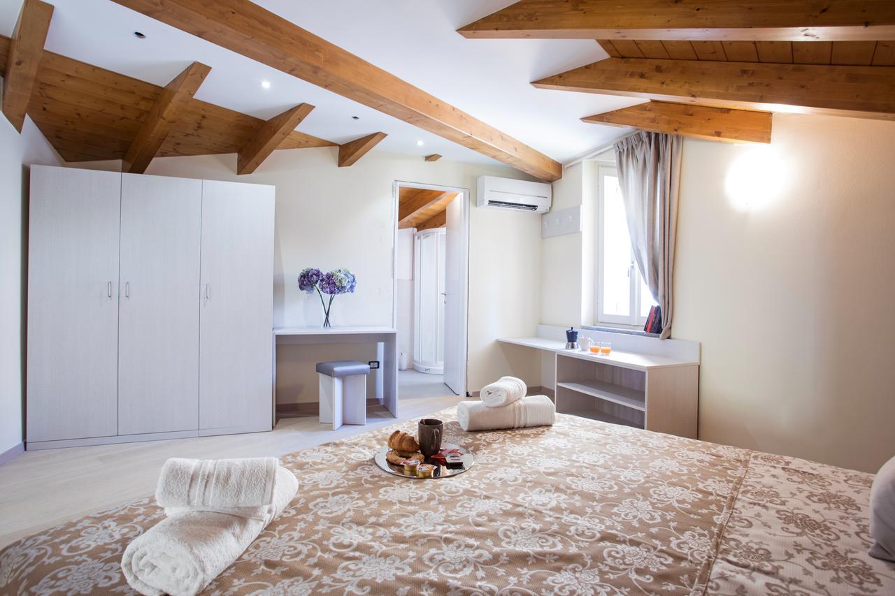 Ossuccio Grande C Home With Pool Sleeps 12 By Italian Apartments Como Exterior foto