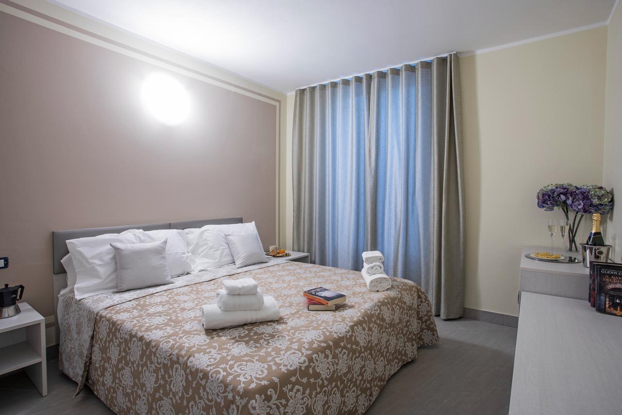 Ossuccio Grande C Home With Pool Sleeps 12 By Italian Apartments Como Exterior foto