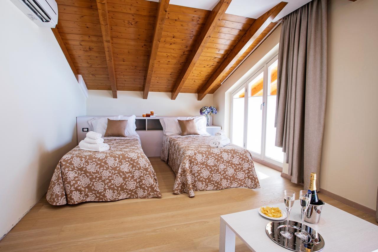Ossuccio Grande C Home With Pool Sleeps 12 By Italian Apartments Como Exterior foto
